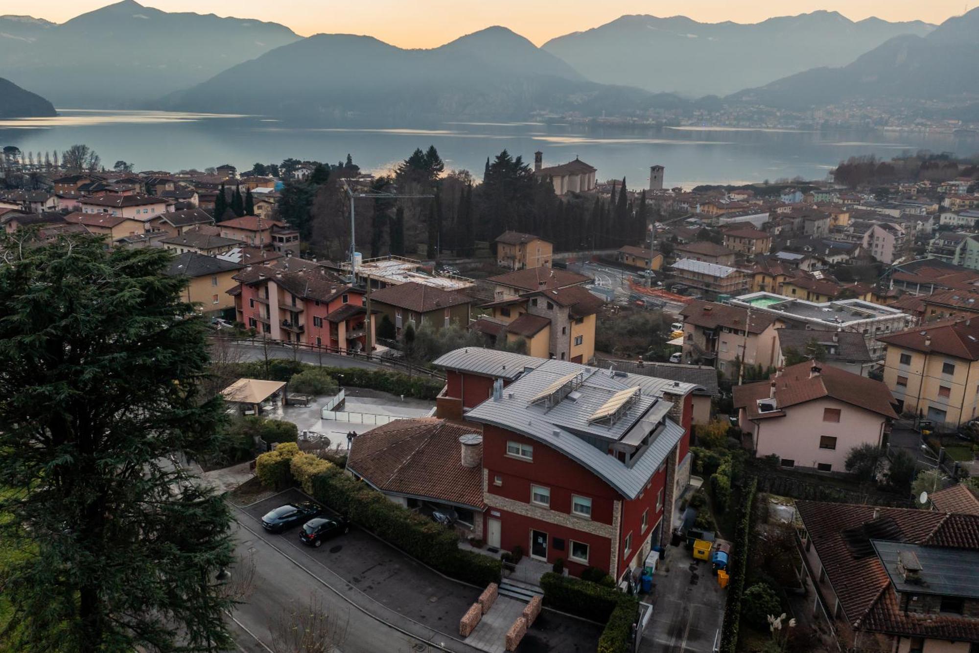 Lake Hotel La Pieve Pisogne Bagian luar foto